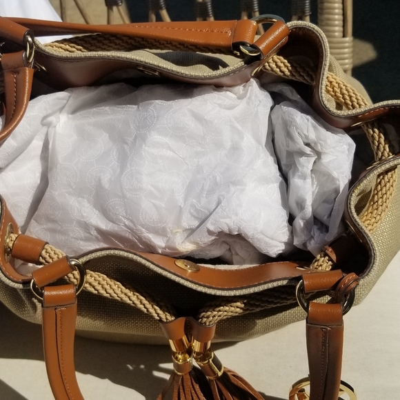 Michael Kors Large Marina Metallic Bag - Picture 6 of 13